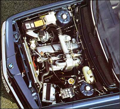 BMW 745i Motorraum